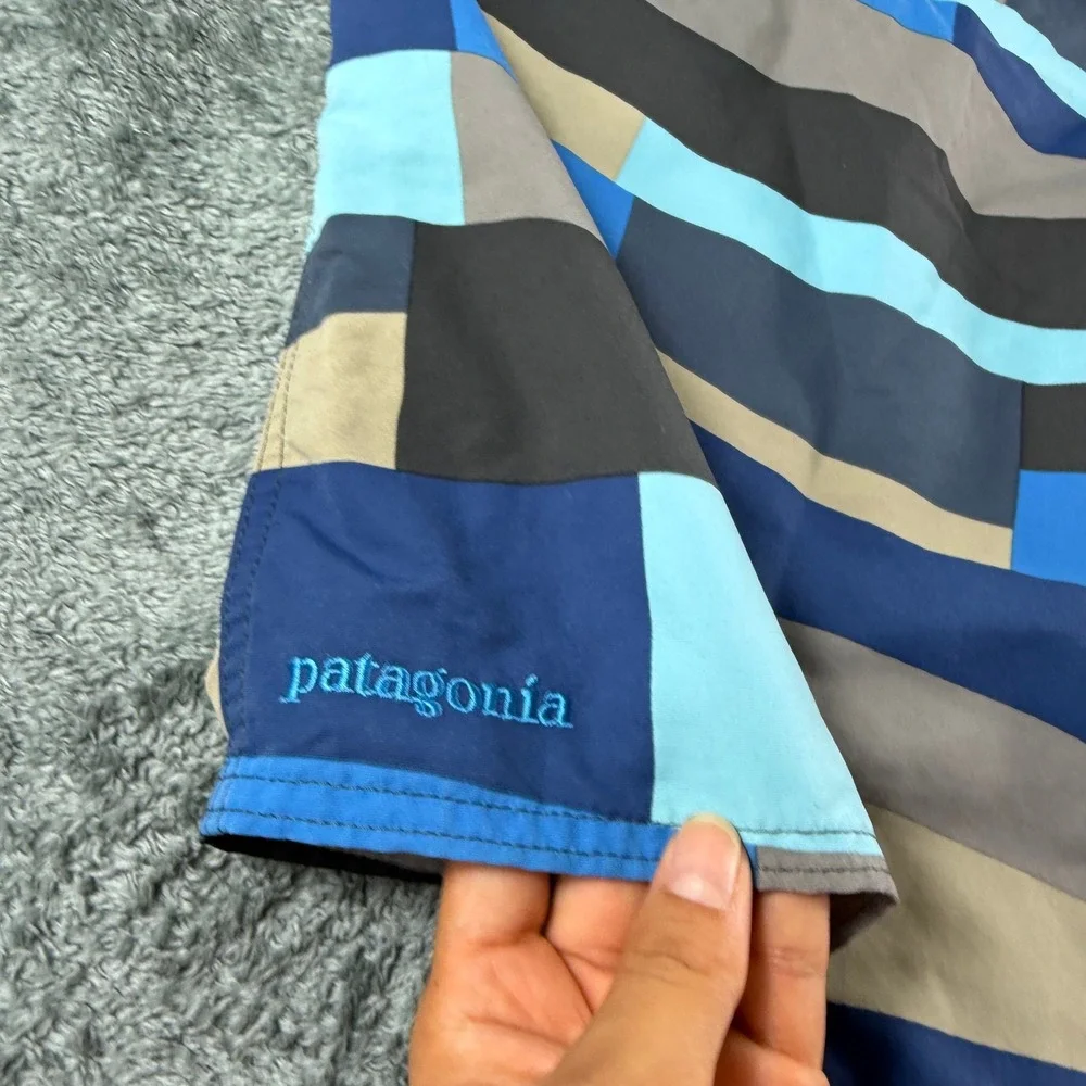 Patagonia Wavefarer Board Shorts 34 Blue Geometric Block Print Swim Trunks Surf